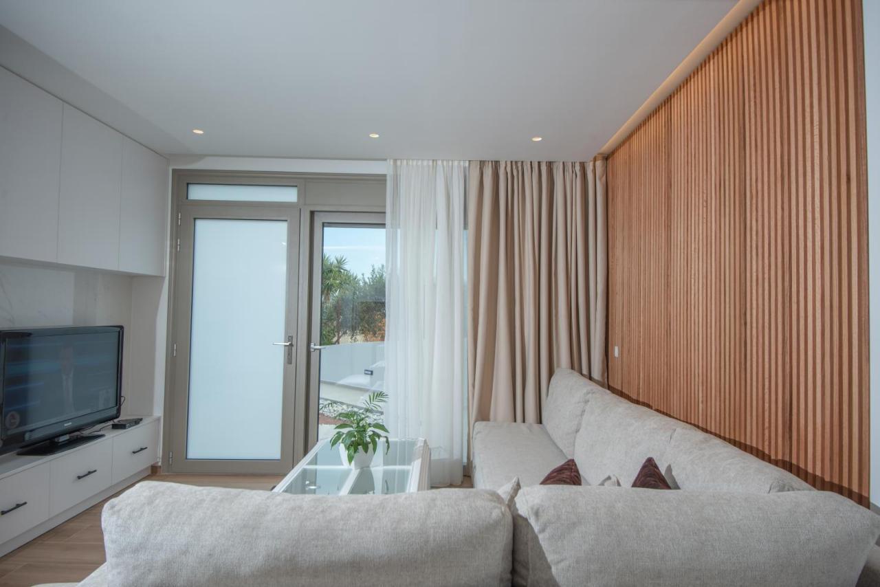 Lucy'S Apartment آغيوس نيكولاوس المظهر الخارجي الصورة